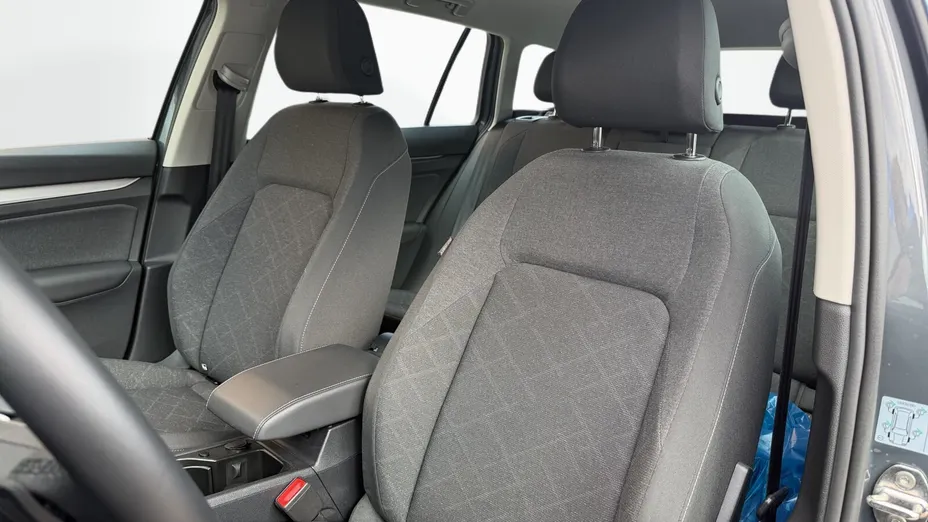 VOLKSWAGEN Golf Golf VIII 1.5 eTSI Life DSG