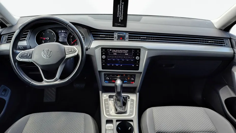 VOLKSWAGEN Passat -