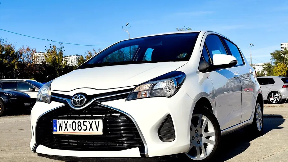 TOYOTA Yaris -