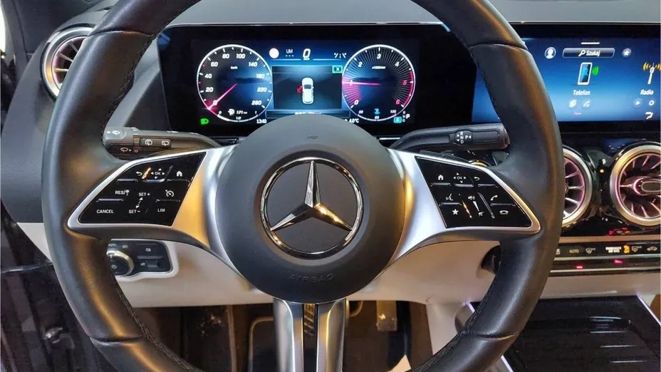 MERCEDES-BENZ GLA GLA 200 d Progressive 8G-DCT