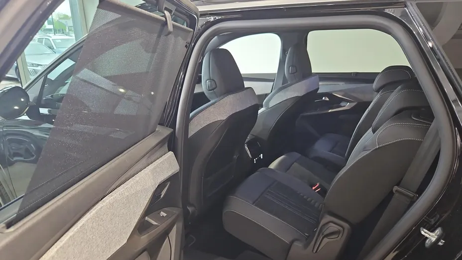 PEUGEOT 5008 5008 1.2 PureTech mHEV GT Exclusive S&S e-DCS6 Nowy