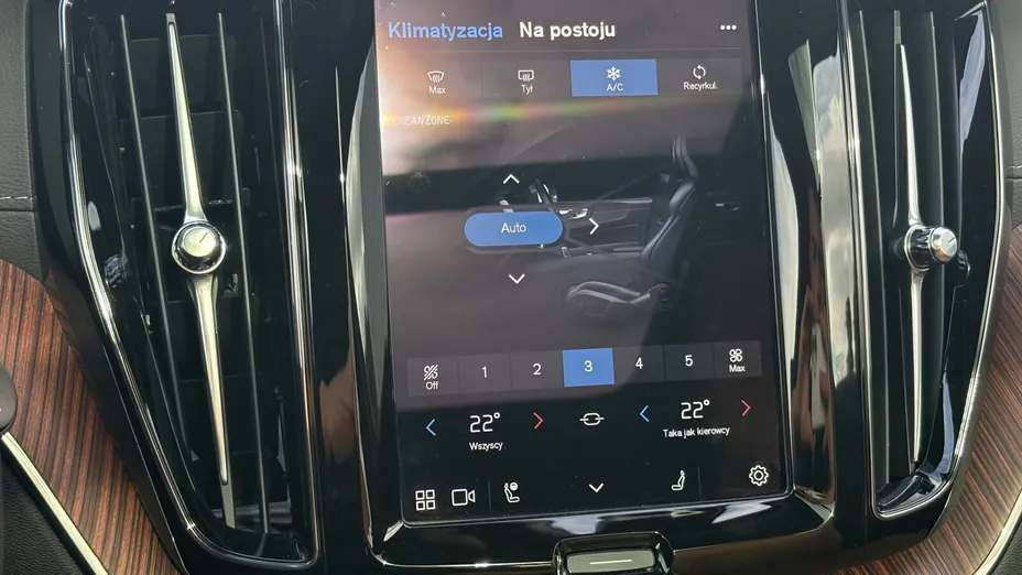 VOLVO XC60 XC60 T6 Plug-In Hybrid AWD Ultra Dark aut