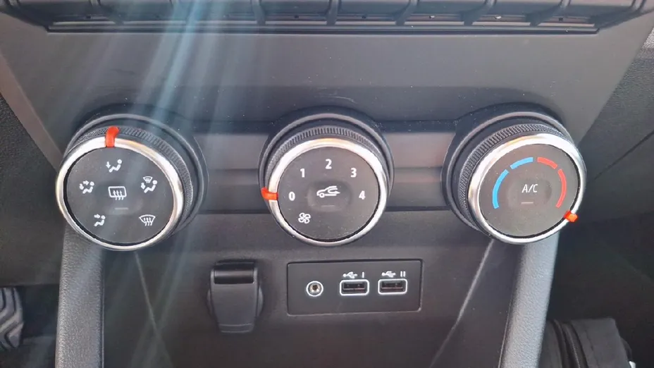 RENAULT Clio -