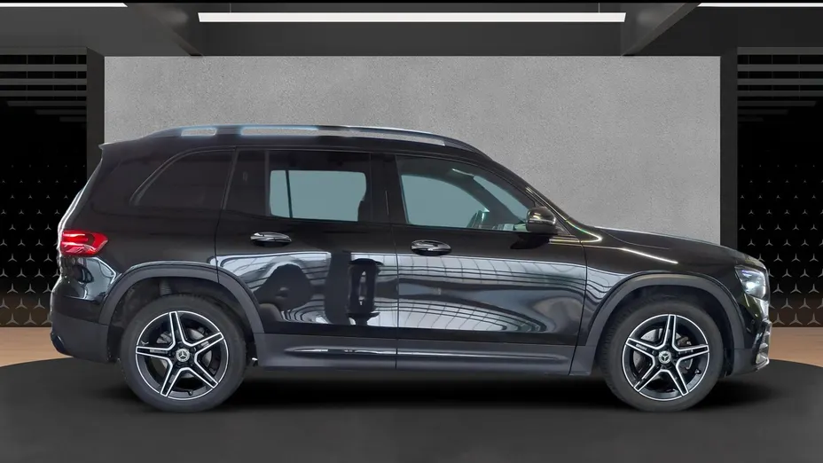 MERCEDES-BENZ GLB GLB 200 mHEV AMG Line 7G-DCT