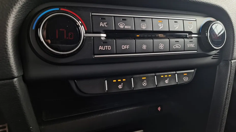 KIA Cee'd Ceed 1.5 T-GDI Business Line