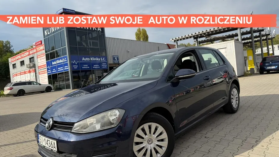 VOLKSWAGEN Golf -