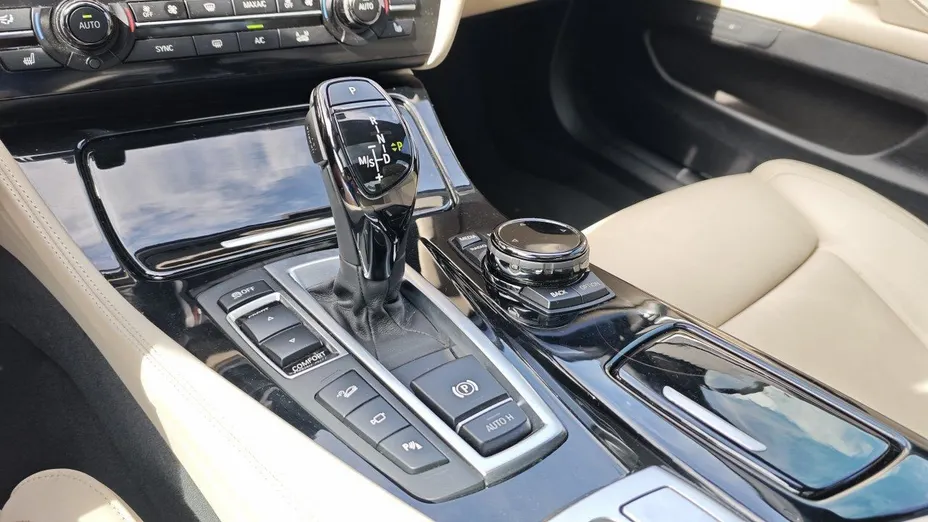 BMW Seria 5 550i xDrive