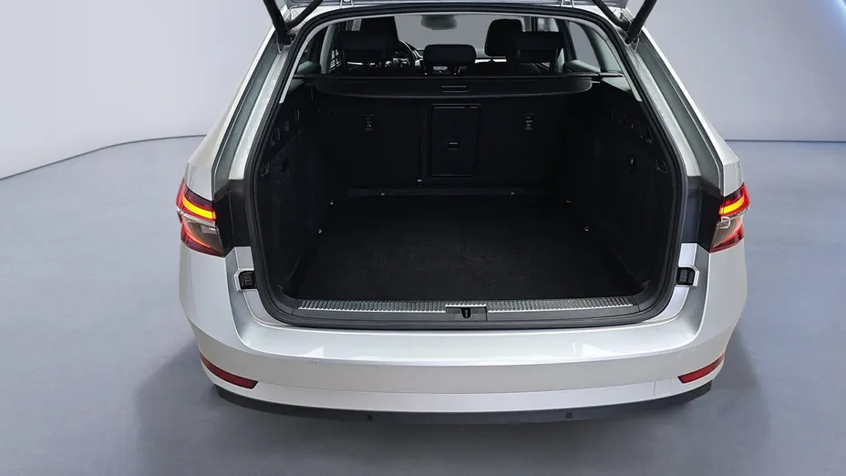 SKODA Superb Superb 2.0 TDI SCR Ambition