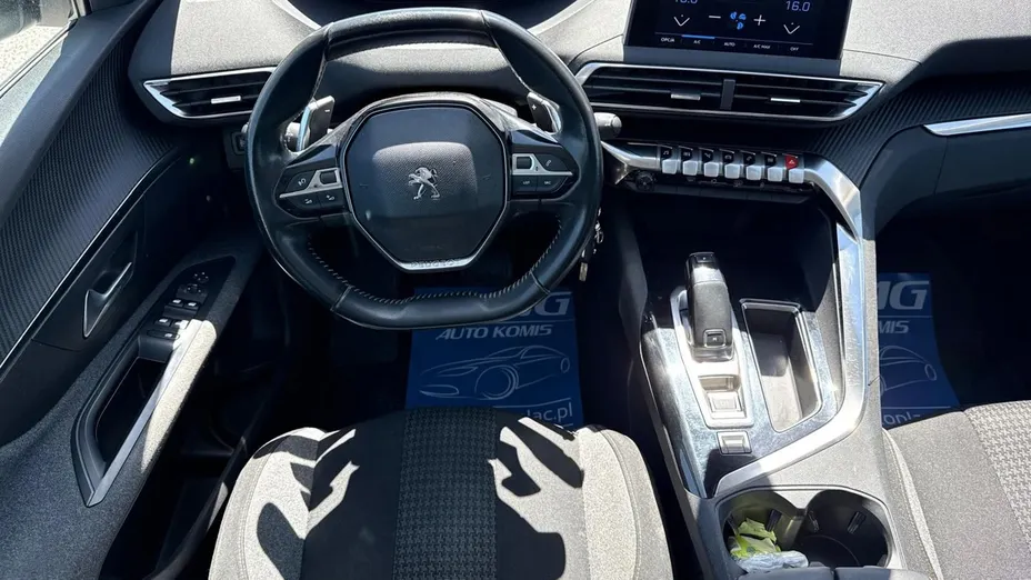 PEUGEOT 3008 -