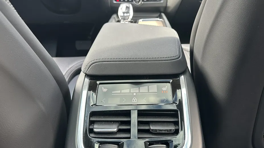 VOLVO XC60 XC60 B5 B AWD Ultra Dark aut