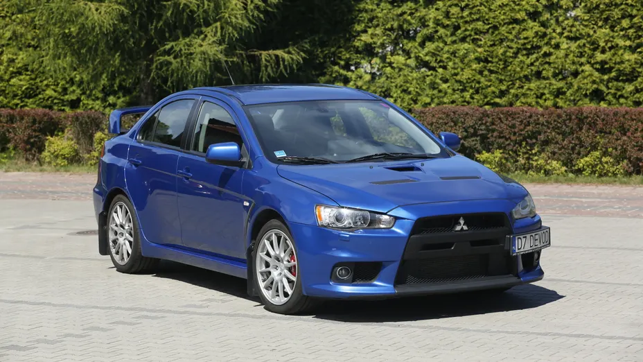 MITSUBISHI Lancer Evolution -