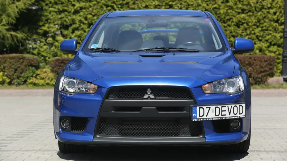 MITSUBISHI Lancer Evolution -