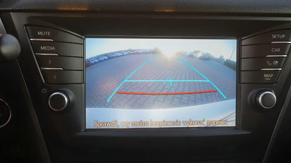 TOYOTA Avensis -