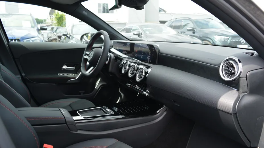 MERCEDES-BENZ A Klasa A 200 AMG Line 7G-DCT