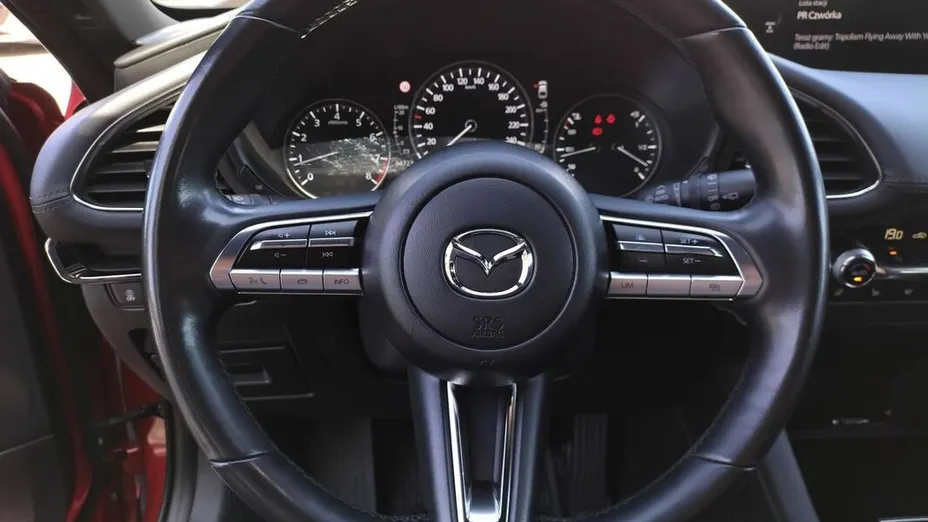 MAZDA 3 -