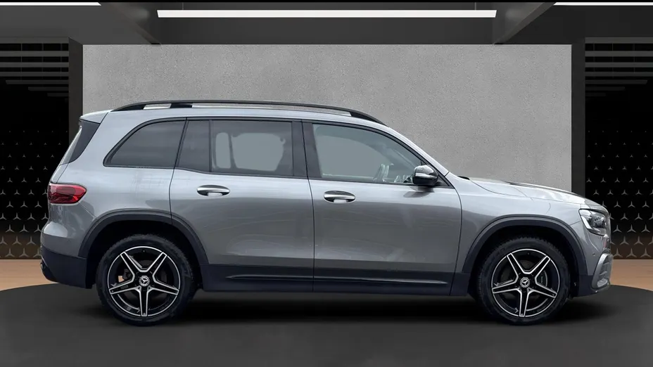 MERCEDES-BENZ GLB GLB 200 mHEV AMG Line 7G-DCT