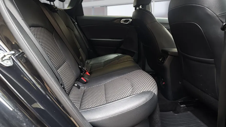 KIA Cee'd Ceed 1.6 GDI PHEV Business Line DCT