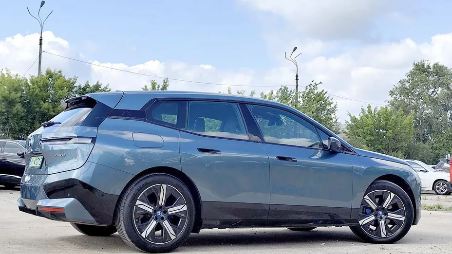 BMW iX iX xDrive50 111.5kWh Signature