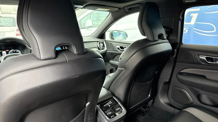 VOLVO V60 -