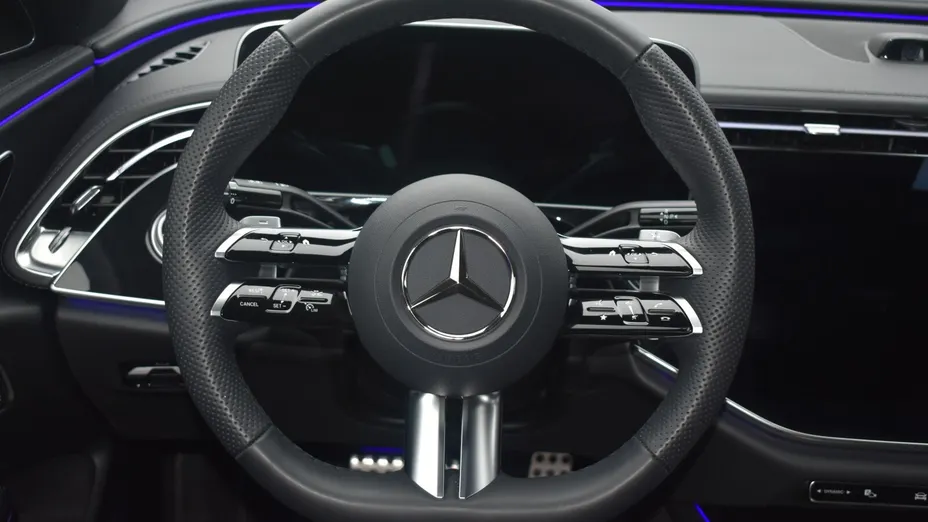 MERCEDES-BENZ E Klasa E 220 d mHEV 4-Matic AMG 9G-Tronic