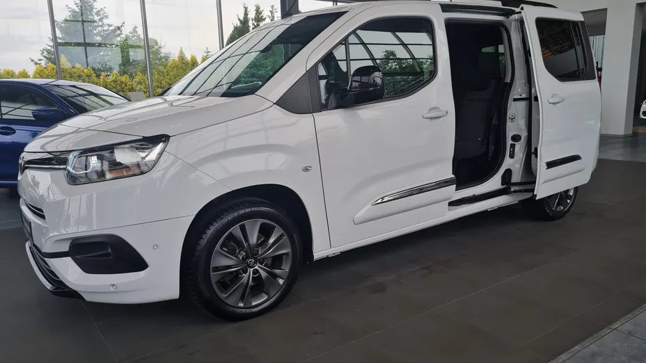 TOYOTA Proace City Verso Proace City Verso Long 1.2 D-4T Family Aut.