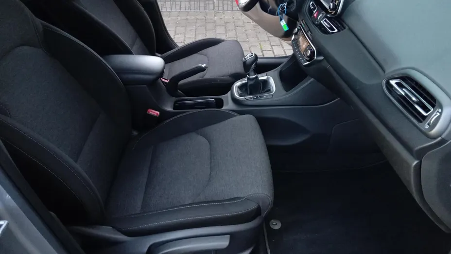 HYUNDAI i30 i30 1.5 T-GDI 48V Smart