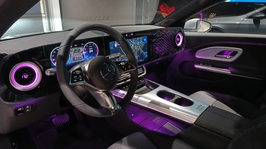 MERCEDES-BENZ CLA -