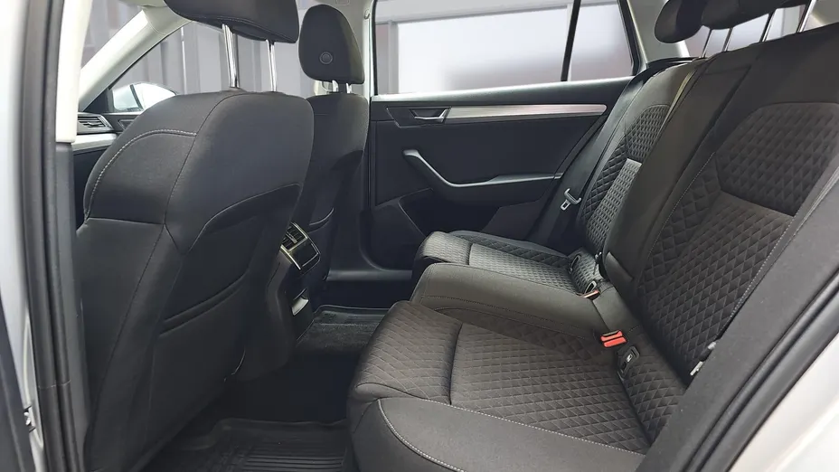 SKODA Superb Superb 2.0 TDI SCR Ambition
