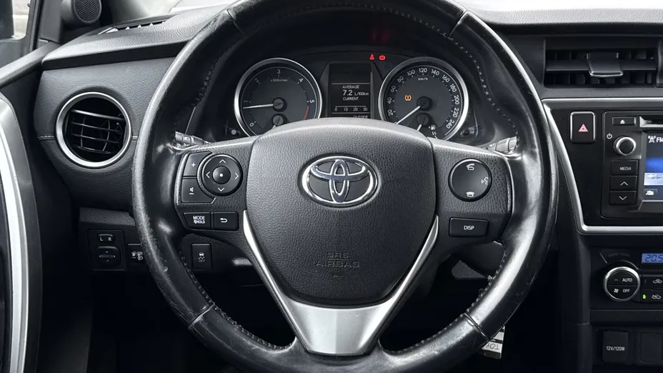 TOYOTA Auris Auris 2.0 D-4D Dynamic