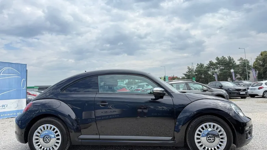 VOLKSWAGEN Beetle -