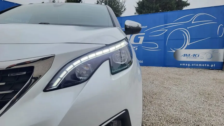 PEUGEOT 3008 -