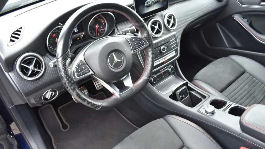 MERCEDES-BENZ A Klasa A 180 7G-DCT AMG Line