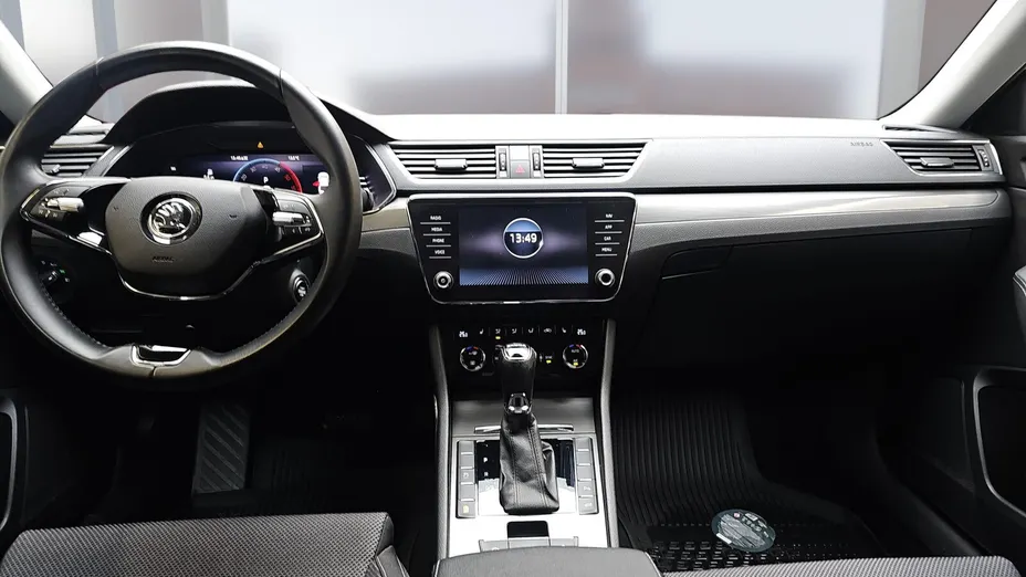 SKODA Superb Superb 2.0 TDI SCR Style DSG