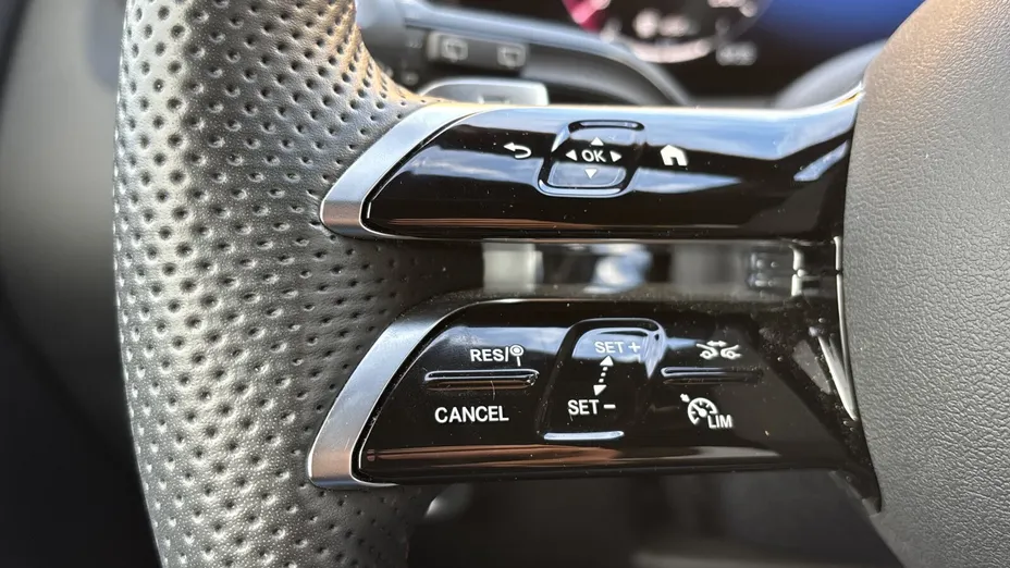 MERCEDES-BENZ GLA GLA 200 mHEV AMG Line 7G-DCT