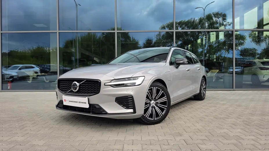 VOLVO V60 V60 T6 AWD Plug-In Hybrid Plus Dark aut