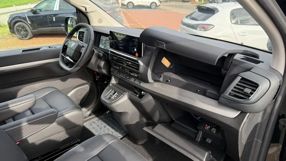 PEUGEOT Traveller Traveller 2.2 BlueHDi Long Business VIP EAT8 Nowy