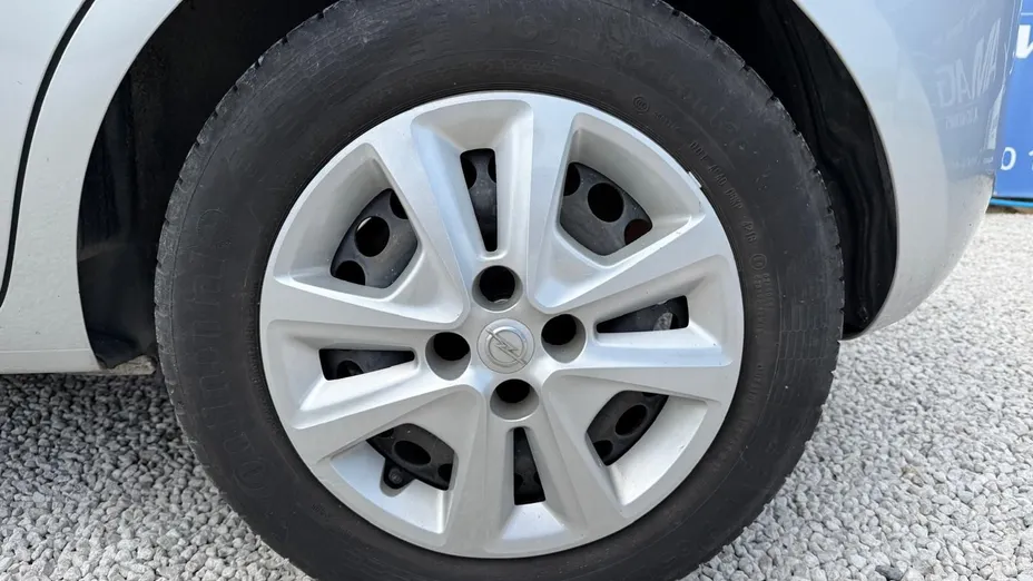 OPEL Corsa -