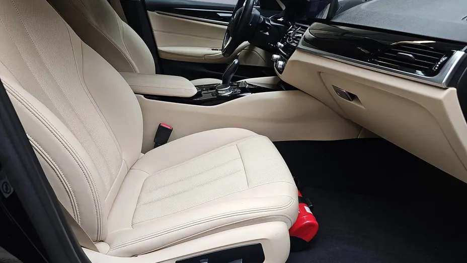 BMW Seria 5 518d mHEV aut