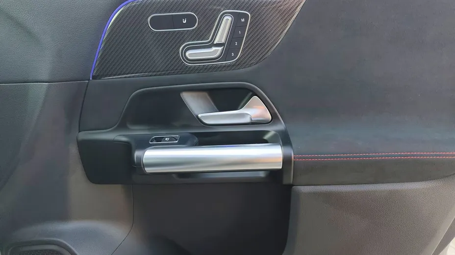 MERCEDES-BENZ GLA GLA 200 mHEV AMG Line 7G-DCT