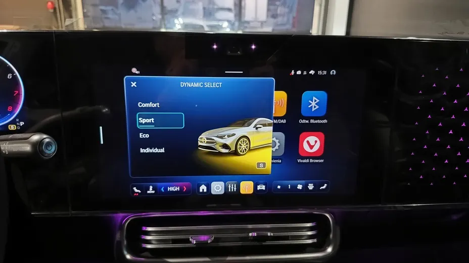 MERCEDES-BENZ CLA -