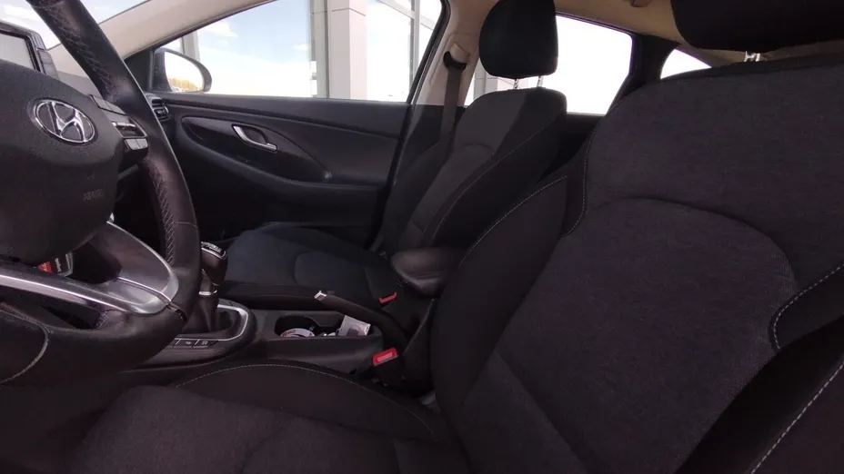 HYUNDAI i30 i30 1.5 T-GDI 48V Smart