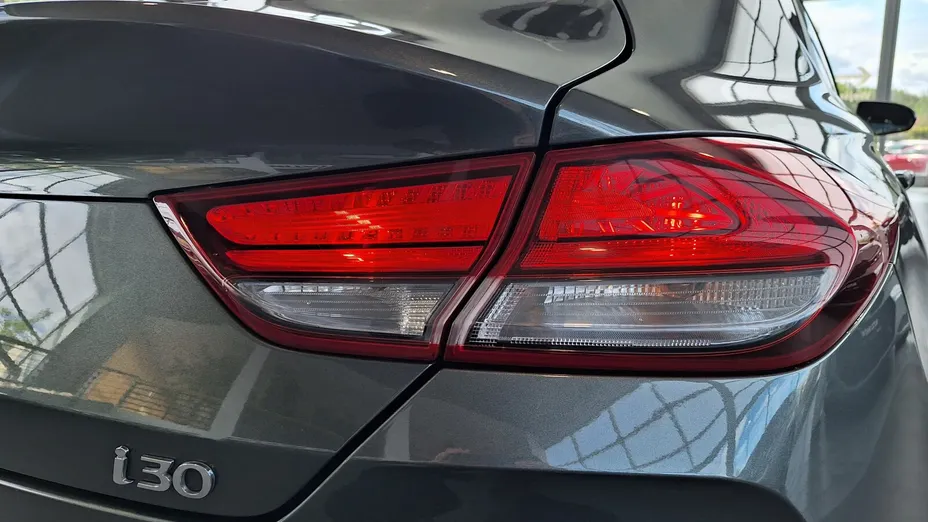 HYUNDAI i30 i30 Fastback 1.5 T-GDI 48V Smart DCT