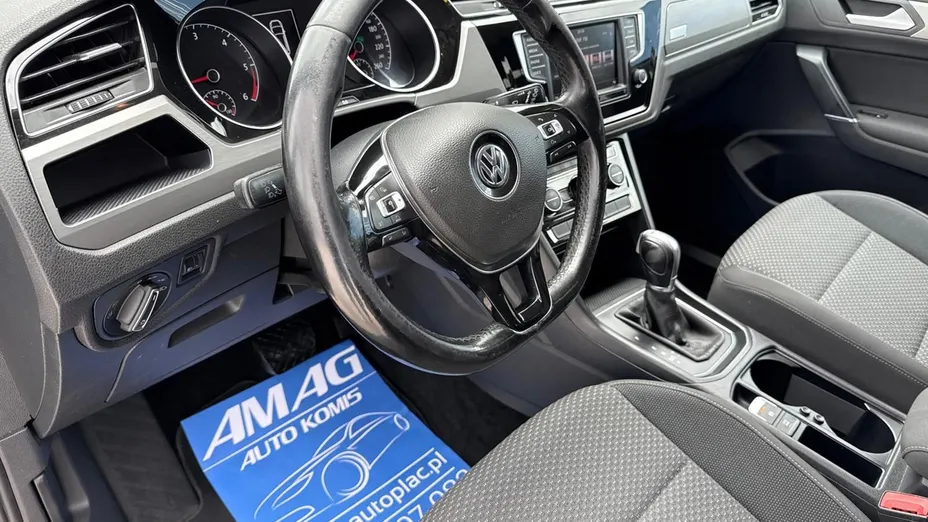 VOLKSWAGEN Touran -