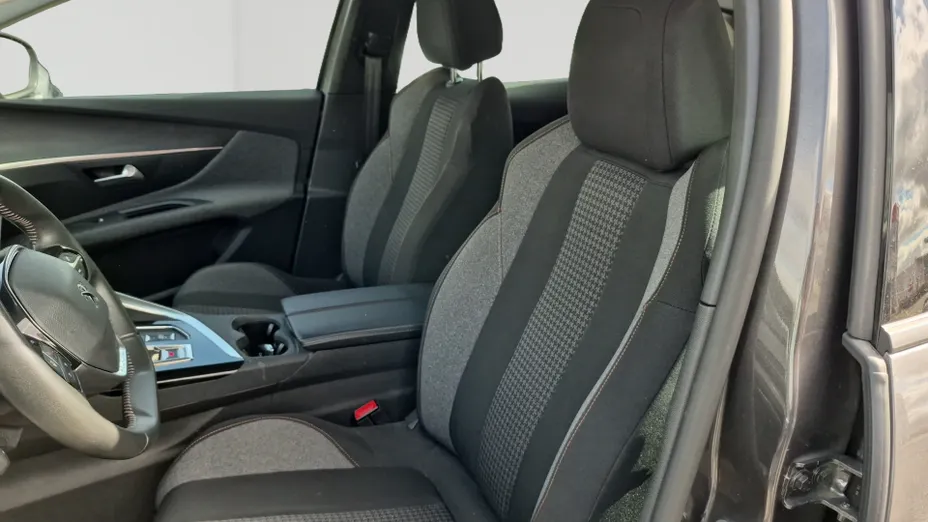 PEUGEOT 3008 -