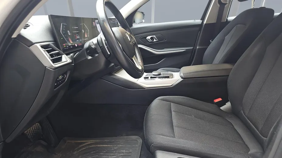 BMW Seria 3 318i aut