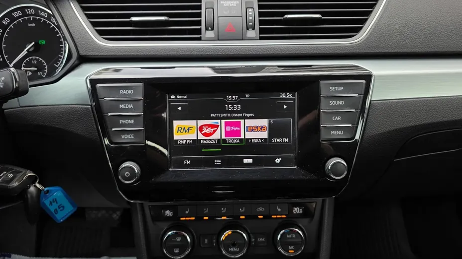 SKODA Superb -