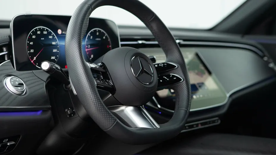 MERCEDES-BENZ E Klasa E 220 d mHEV 4-Matic AMG 9G-Tronic