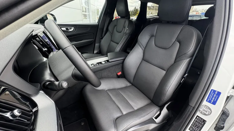 VOLVO XC60 XC60 B5 B AWD Plus Dark aut