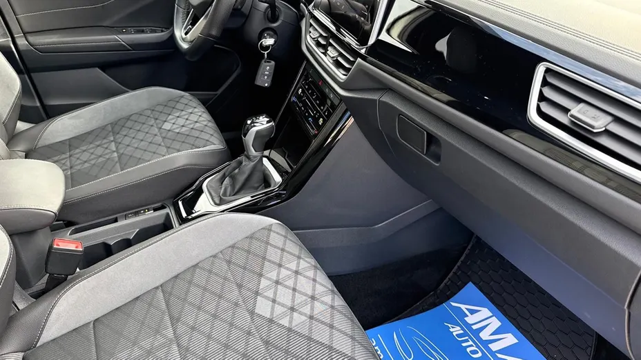 VOLKSWAGEN T-ROC -