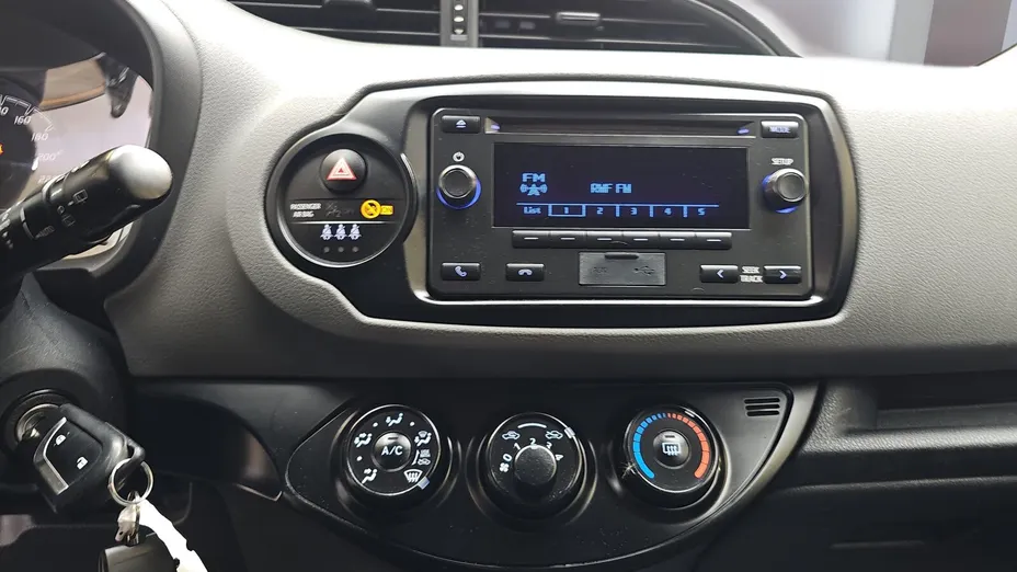 TOYOTA Yaris Yaris 1.5 Active